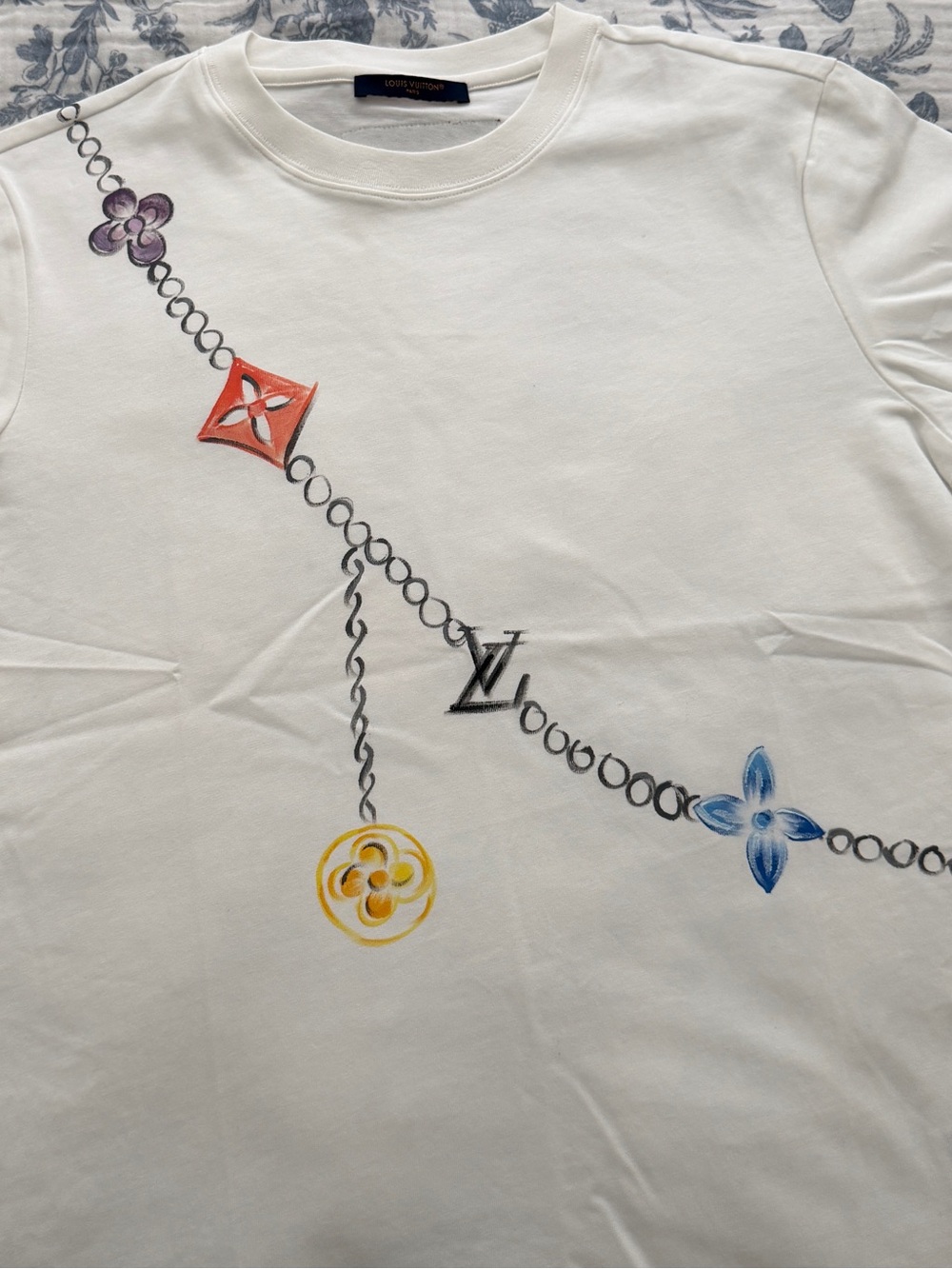 Louis Vuitton White Short Sleeve T-Shirt with Multicolor Chain Motif